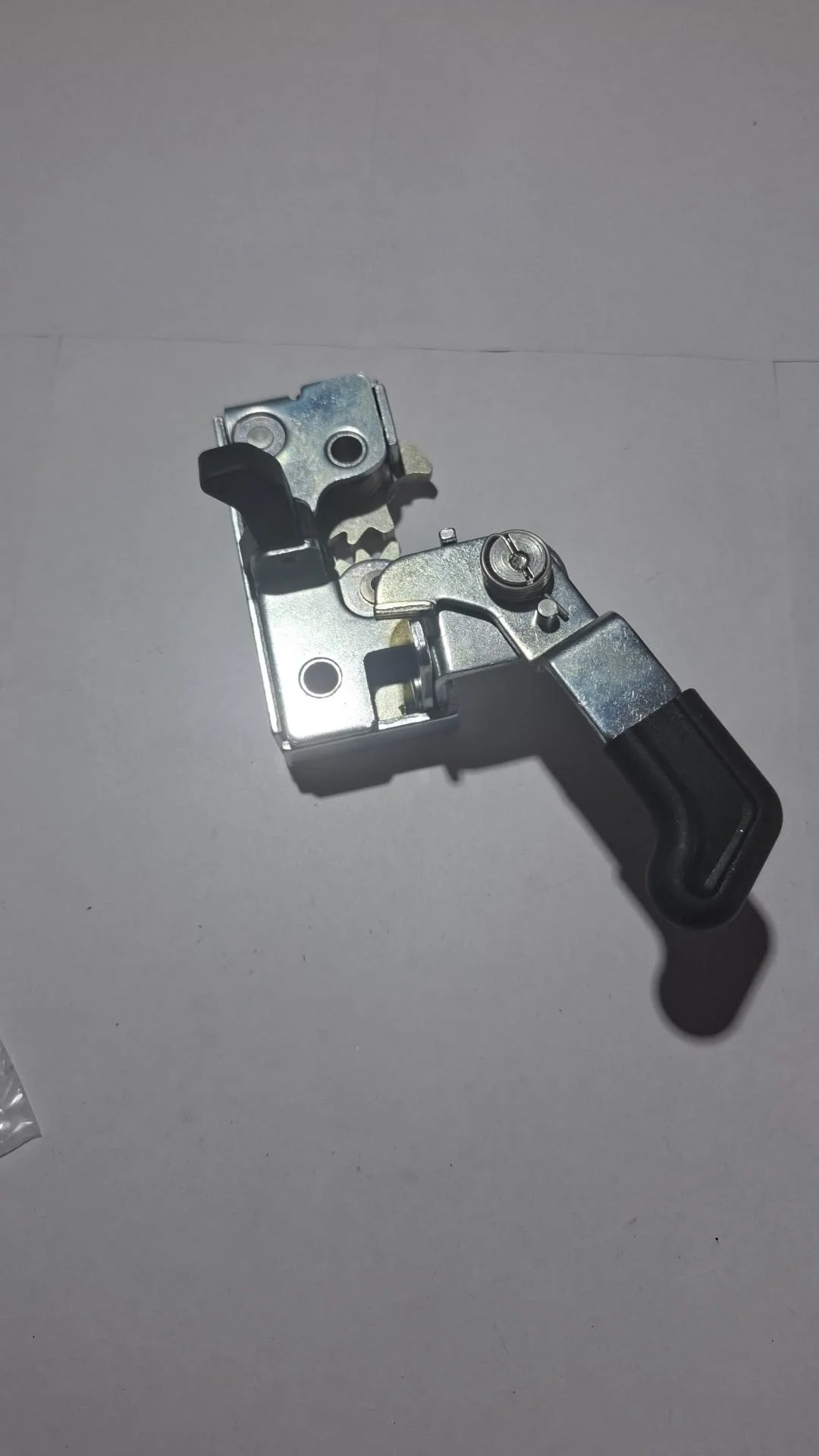 7415236 - ROTATING LATCH LOCK LEFT Yedek Parça